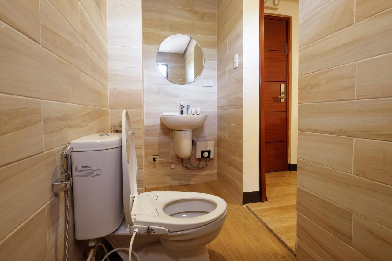 Jai-Cob'S Suites Корон Екстериор снимка